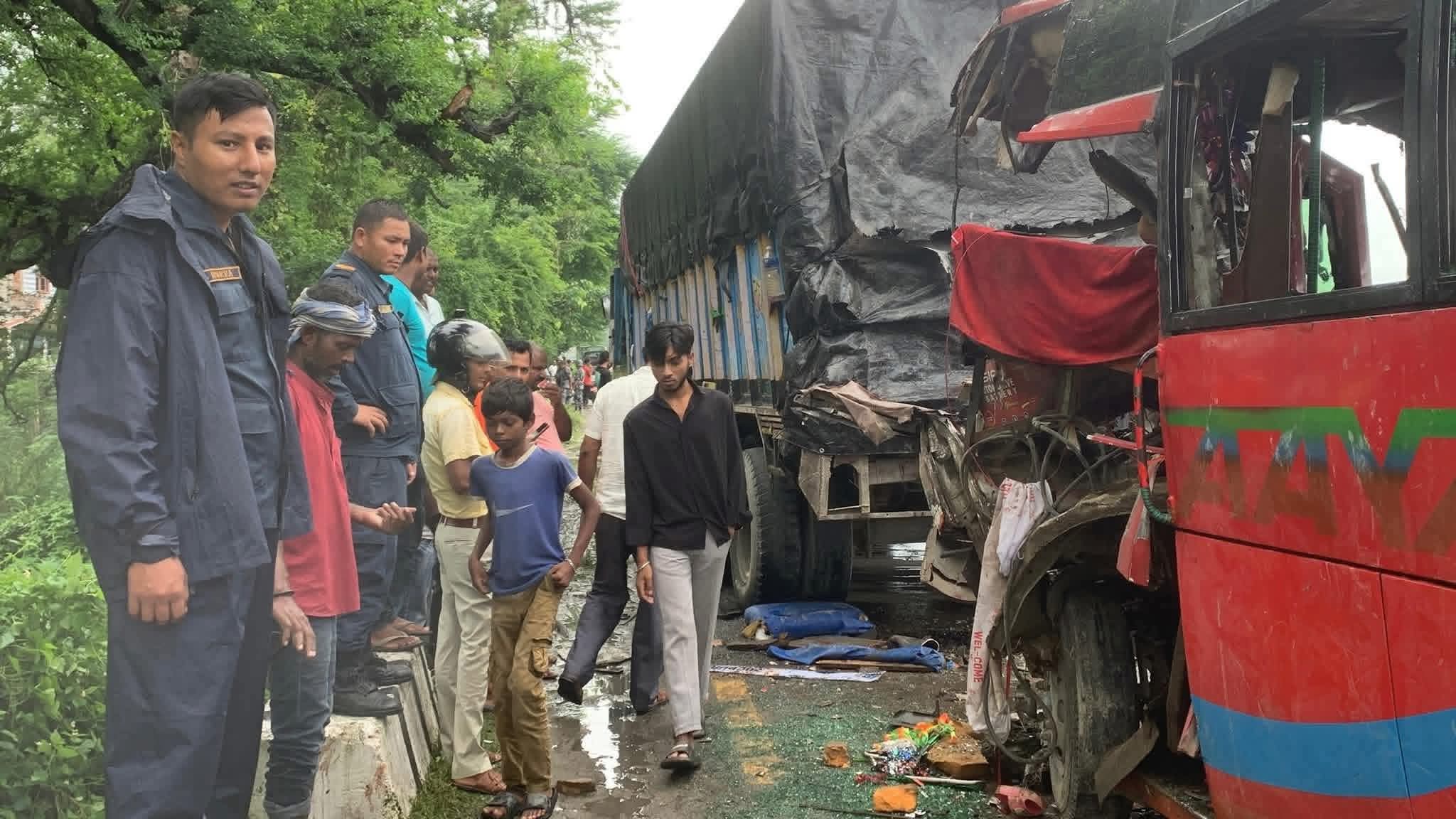 सुनसरीमा बस दुर्घटना हुँदा २ जनाको मृत्यु, २२ घाइते