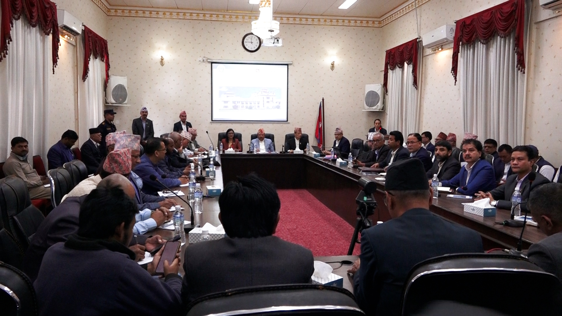 स्वच्छ निर्वाचनका लागि सरकार, आयोग र दलबीच त्रिपक्षीय संवादमा जोड