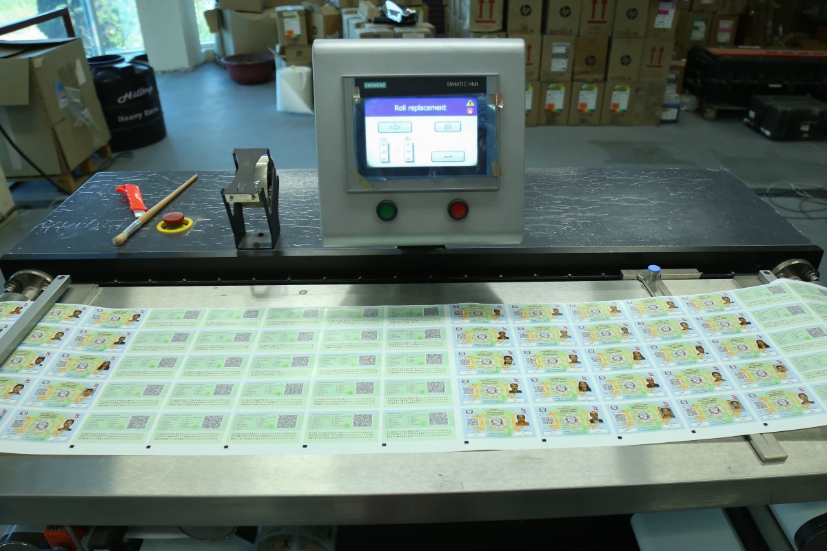 सुरक्षण मुद्रण केन्द्रले यातायात व्यवस्था विभागलाई बुझायो लाइसेन्स