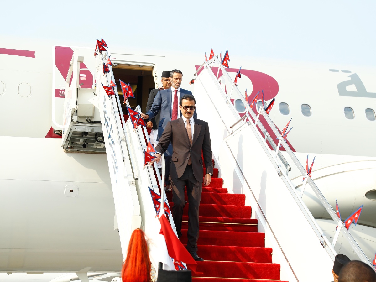 काठमाडौँ आइपुगे कतारका अमिर थानी