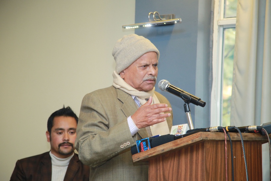 पत्रकारितालाई सङ्कुचित बनाउने प्रयास भइरहेको छ : पूर्वराष्ट्रपति यादव