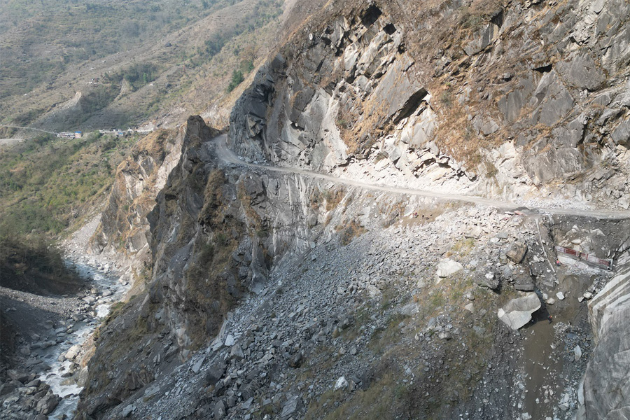 बेनी–जोमसोम सडक: काभ्रेभिरमा ‘रक एङ्‌करिङ’