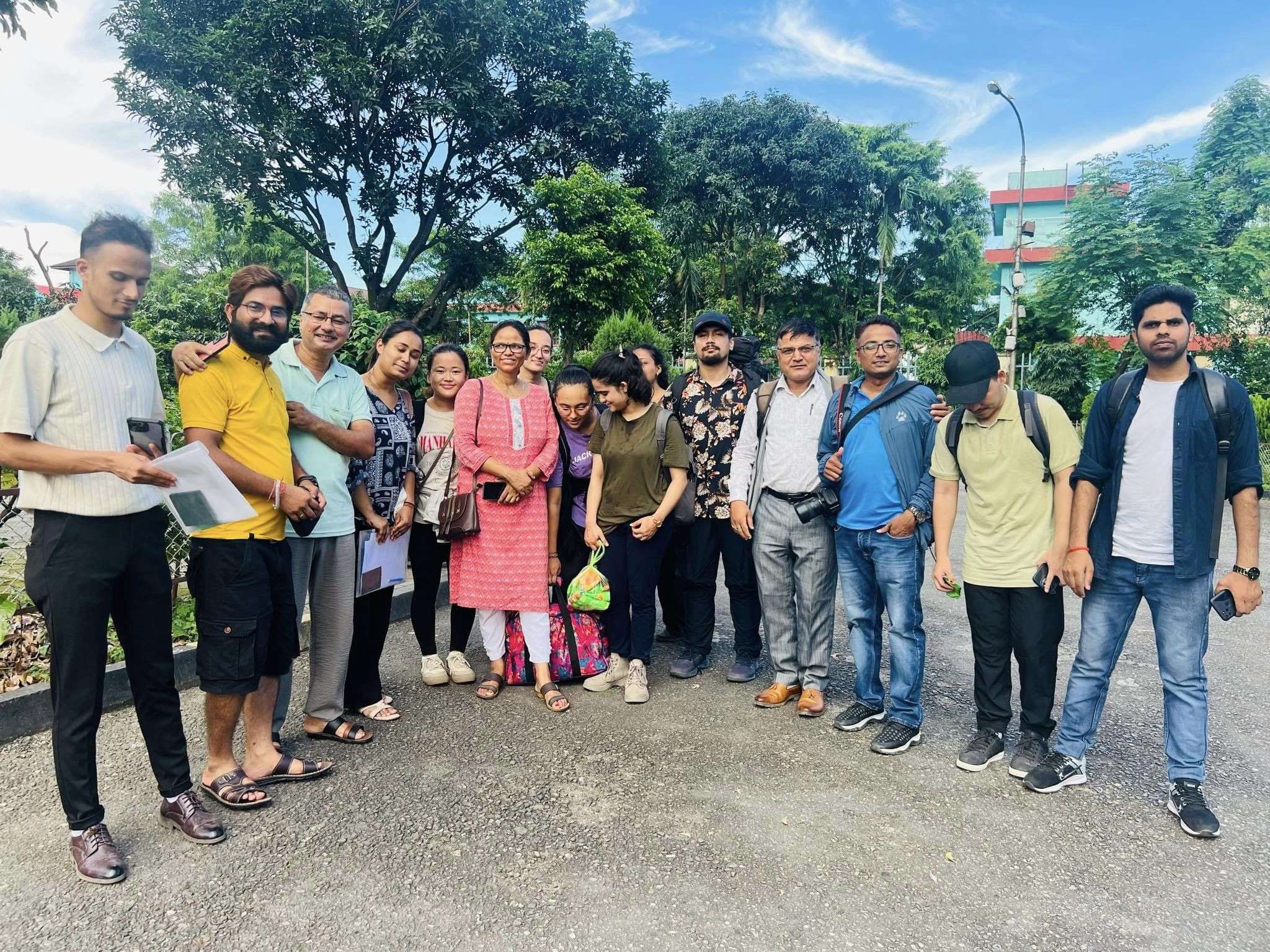 बांग्लादेशबाट काँकडभिट्टा नाका हुँदै स्वदेश फर्किए नेपाली विद्यार्थी