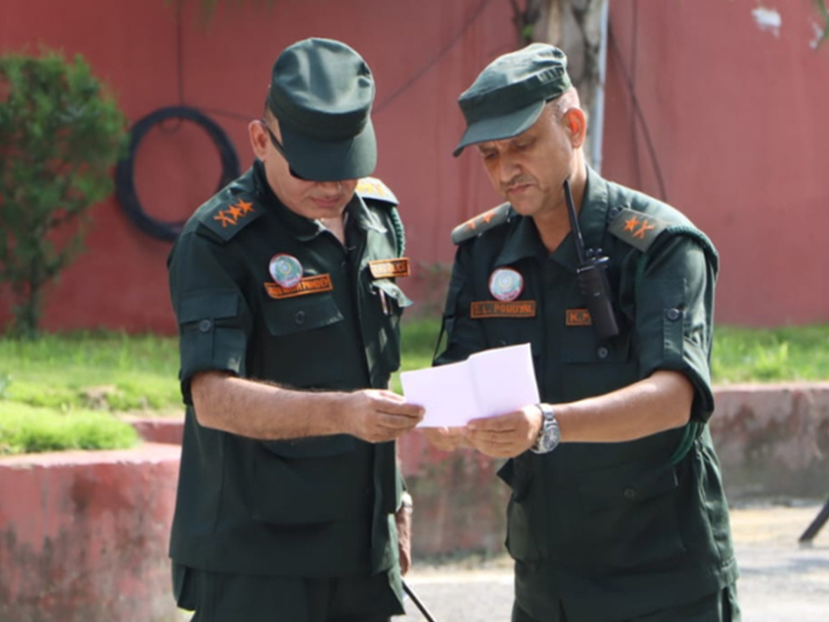 काठमाडौँ महानगरका नगर प्रहरी : के आधारमा लगाउँछन् नेपाल प्रहरीकै जस्तो दर्ज्यानी चिन्ह?