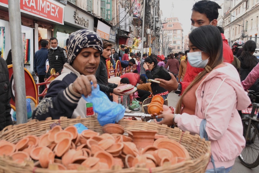 तिहार लागेसँगै बजारमा बढ्यो चहलपहल