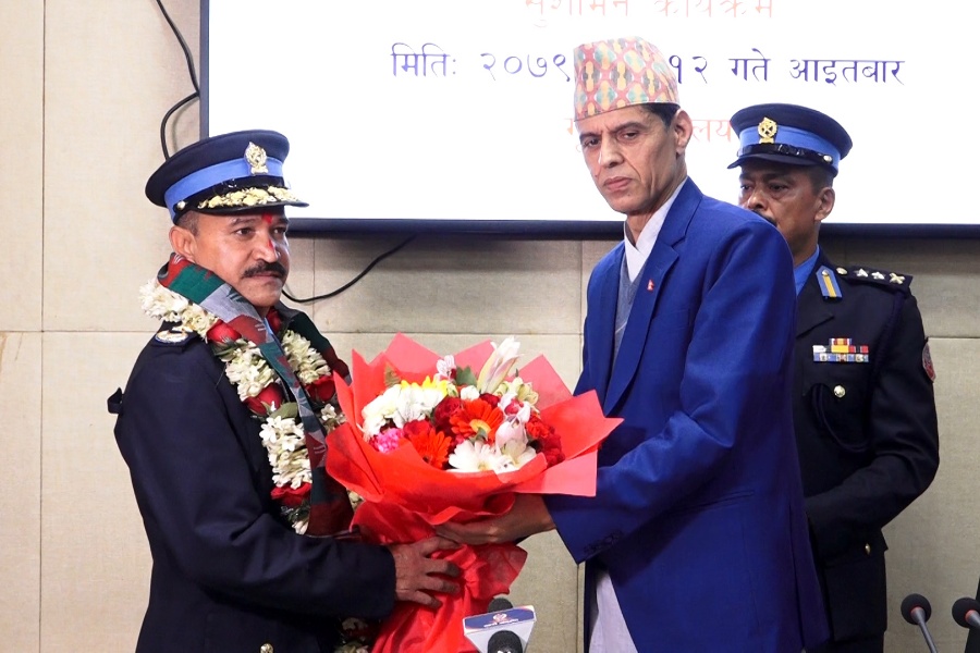 अनुशासित र स्वच्छ प्रहरी चाहिएको छ : गृहसचिव सिंह