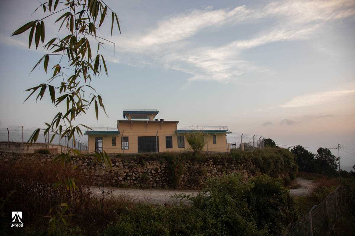 जहाज बिग्रिएपछि रेसुंगा विमानस्थलमा उडान बन्द