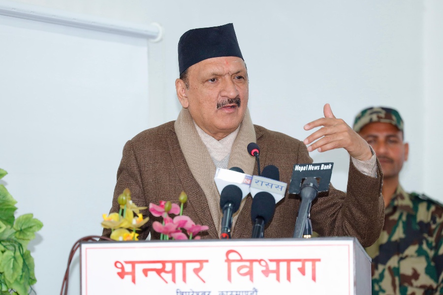 ईभीको आयात बढ्दा लक्ष्यअनुसार राजस्व उठ्न सकेन: अर्थमन्त्री