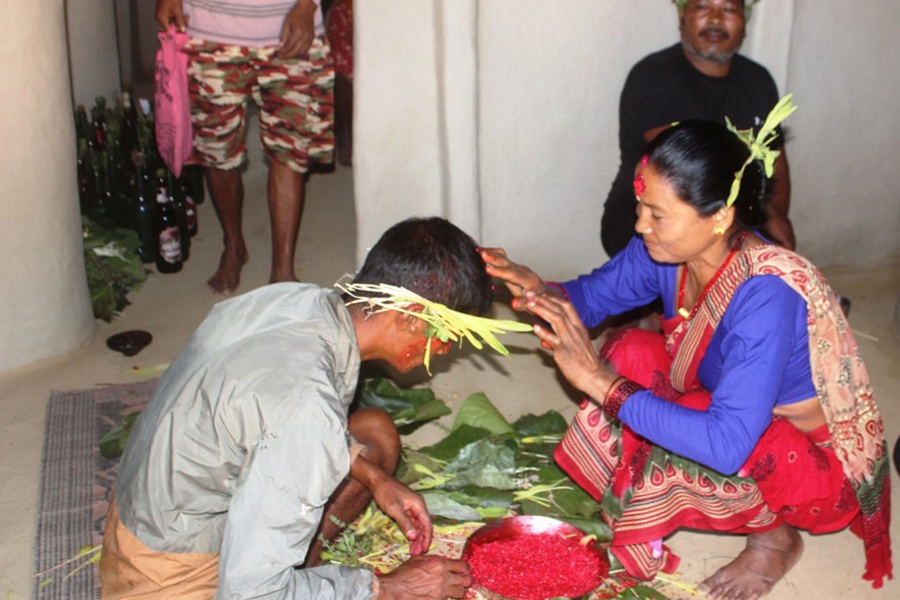 आज पनि दशैँको टीका र जमरा लगाइँदै, सरकारी कार्यालय शुक्रबारदेखि खुल्ने