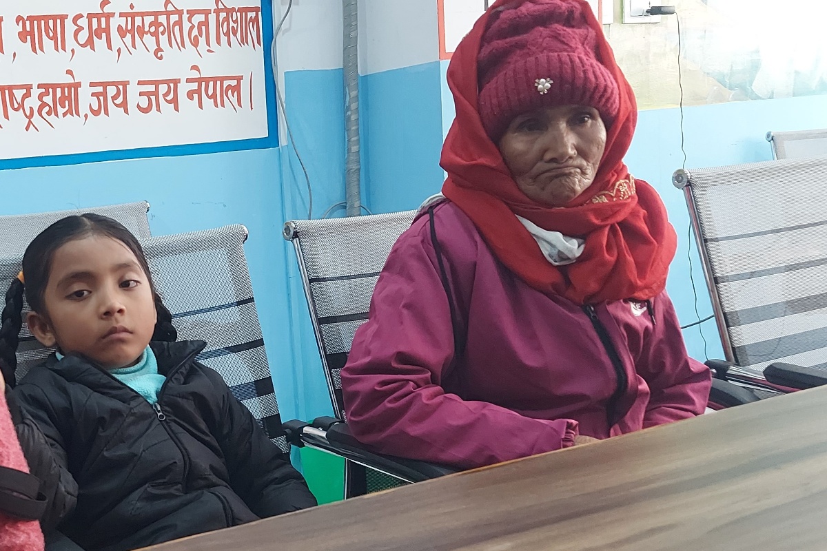 मलेसियाबाट छोरीको शव झिकाउन भौँतारिरहेकी ७० वर्षीया आमा