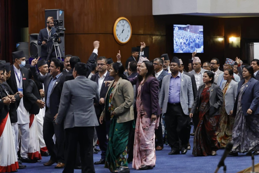 एमालेको नाराबाजीपछि संसद् बैठक स्थगित