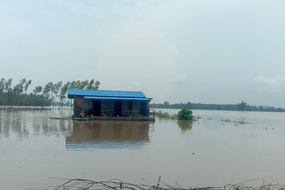 टीकापुर र भजनीका बस्ती जलमग्न, नगरप्रमुख भन्छन्– डुबान क्षेत्रमा जानसक्ने अवस्था छैन