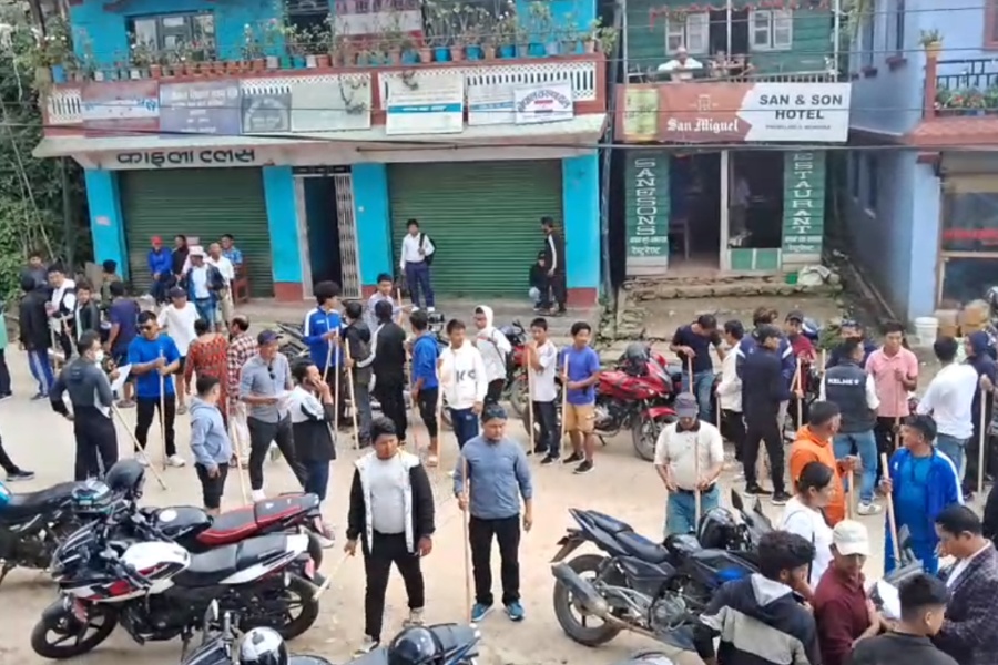 ताप्लेजुङमा प्रहरीविरुद्ध कांग्रेस कार्यकर्ताको प्रदर्शन, ५ राउन्ड हवाई फायर