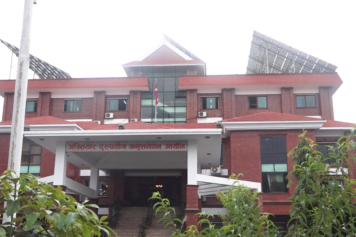 नापी कार्यालय लगनखेलका सर्वेक्षक यादव घुससहित पक्राउ