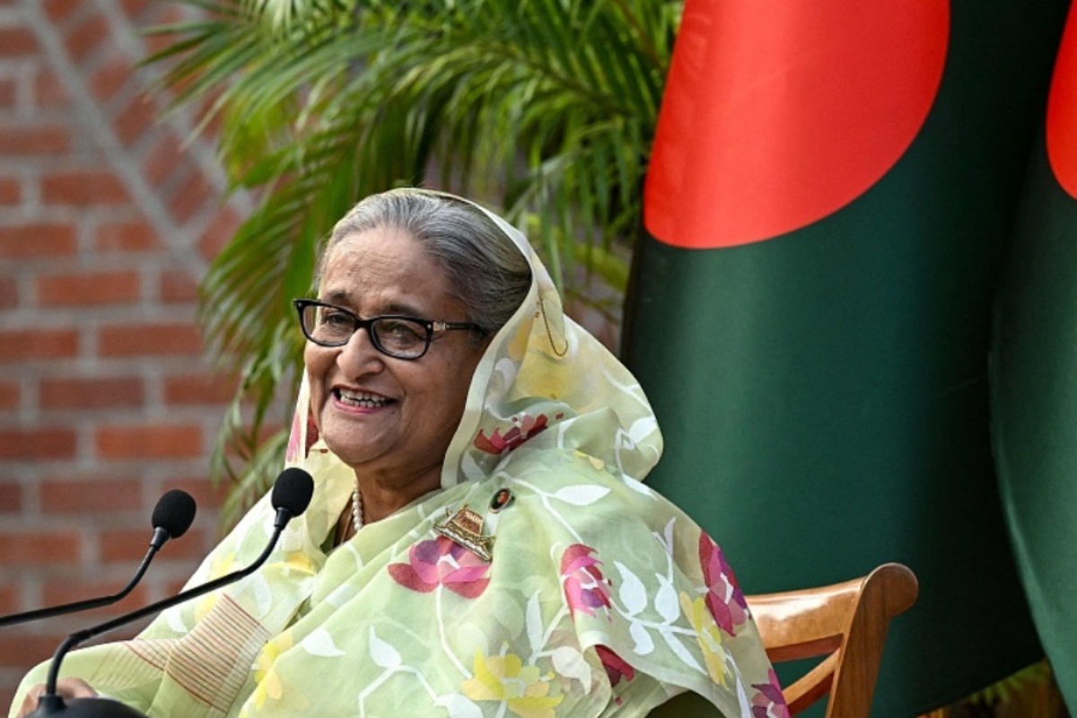 बांग्लादेशी प्रधानमन्त्री हसिनाको राजीनामा, छाडिन् देश