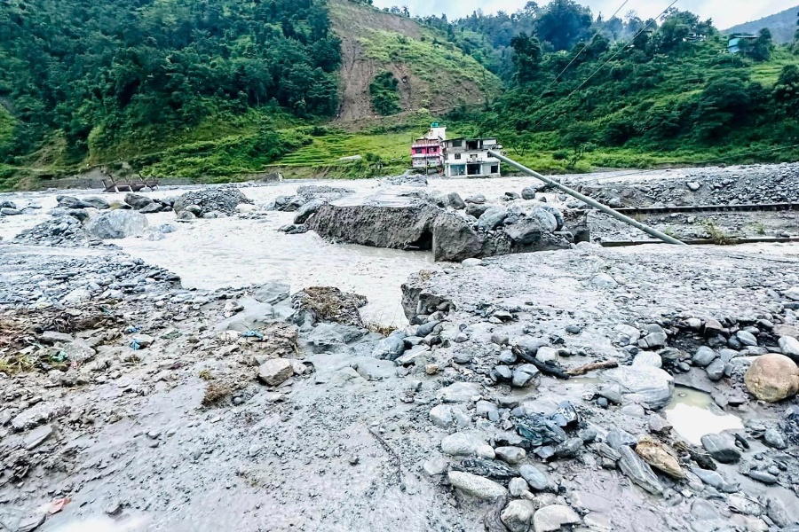 मेलम्ची बाढीको ३ वर्ष, पुनः निर्माण  सुस्त, स्थानीयवासी चिन्तित