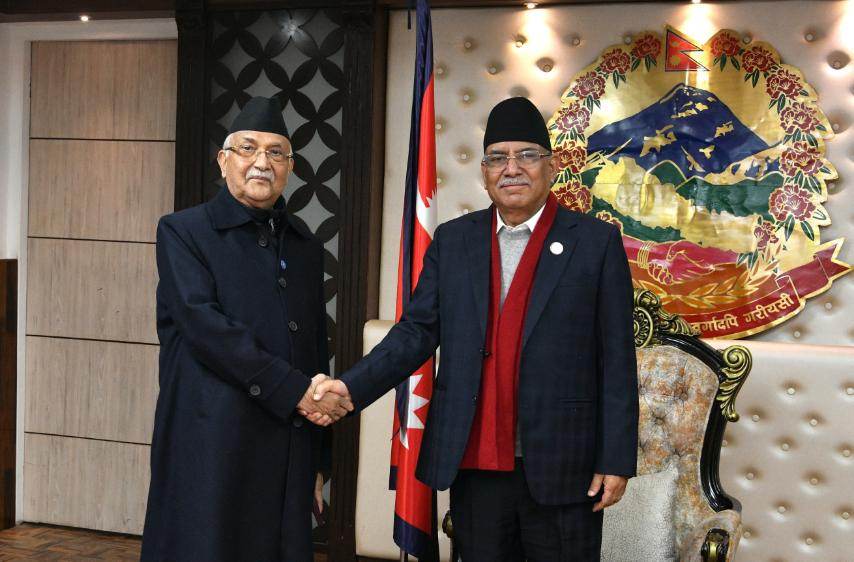 प्रधानमन्त्री दाहाल र एमाले अध्यक्ष ओलीबीच भेटवार्ता