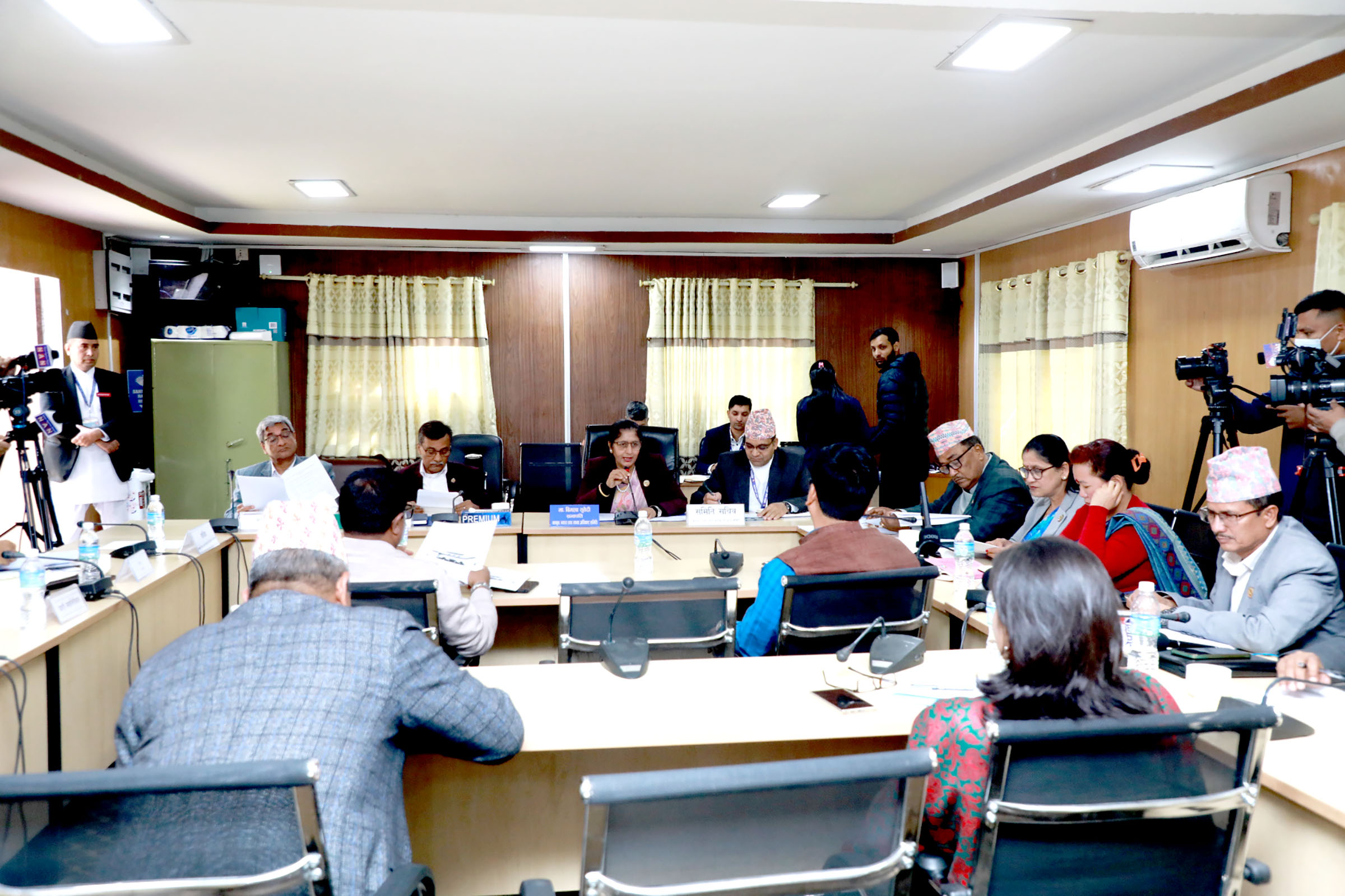 विवाह गर्ने उमेर १८ वर्ष कायम गर्न सांसदको सुझाव