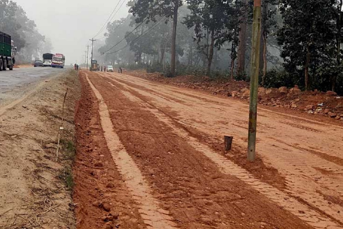 वर्षाले रोकिएको नारायणगढ–बुटवल सडक विस्तारको काम कात्तिक १५ पछि मात्र