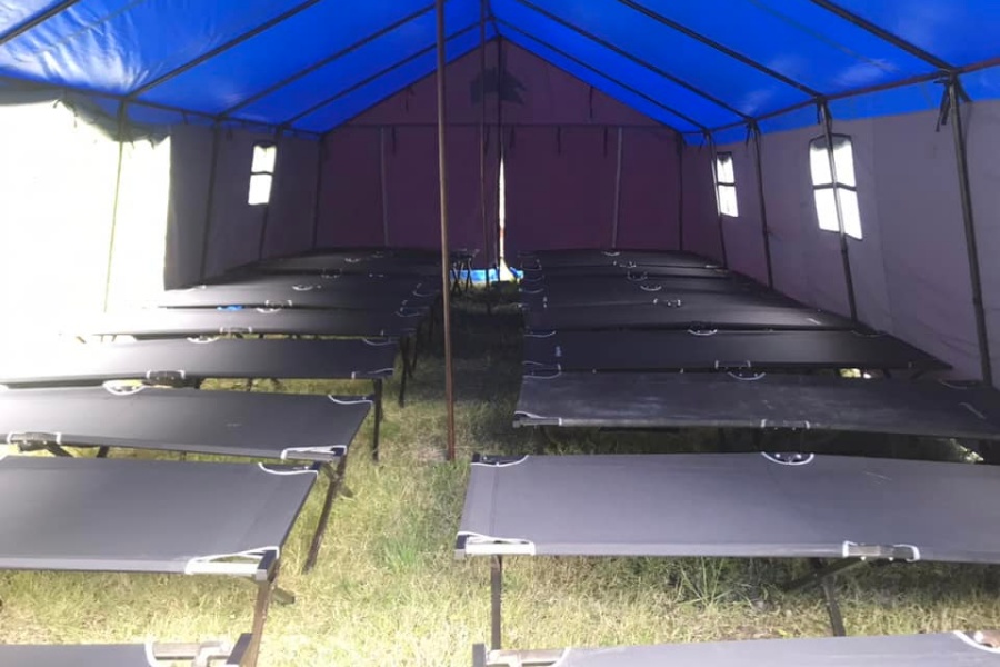 पहिरोले सुवा गाउँका १० परिवार विस्थापित, पाल टाँगेर सुरक्षित ठाउँमा स्थानान्तरण