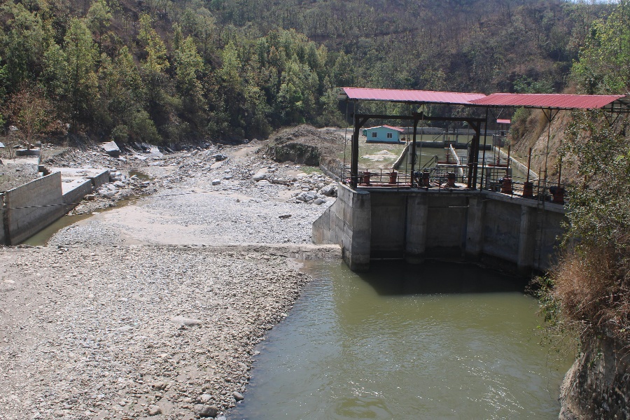 नदी नै सुकाएर विद्युत् उत्पादन 