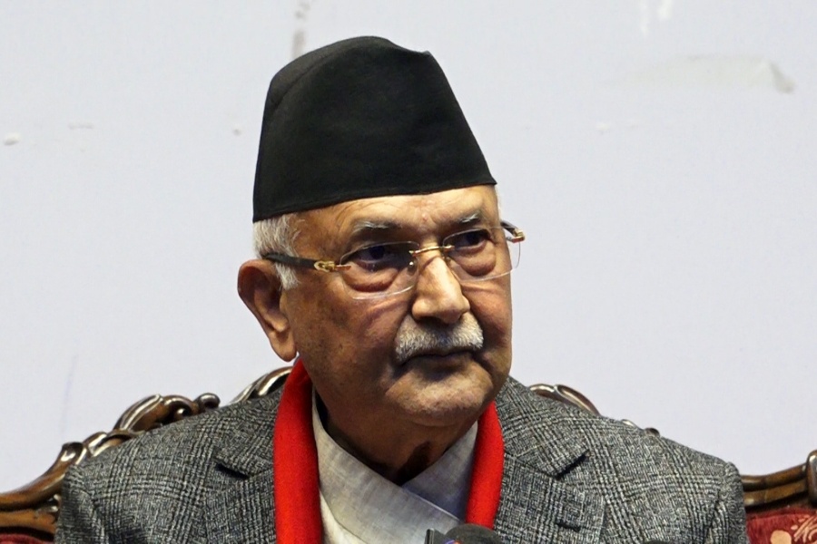 मानवअधिकार आयोगलाई धम्क्याइँदै छ : ओली