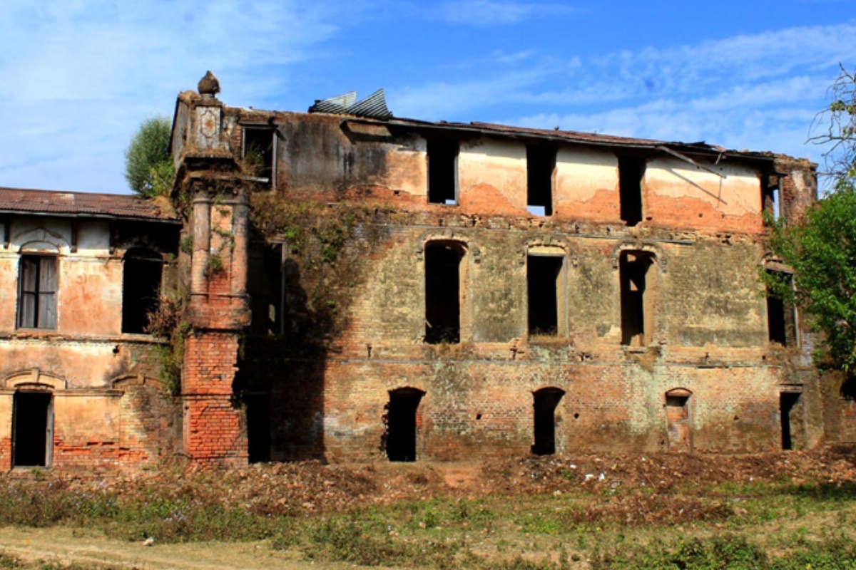 संरक्षण अभावमा जीर्ण बन्दै राणाकालीन गर्भा दरबार