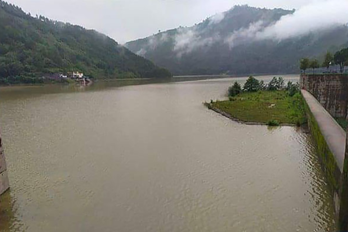 मकवानपुरको सिस्नेरीमा बाढीले ३० घर बगायो, खानीखेतका २८ घर डुबानमा