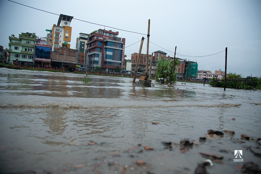 काठमाडौँको डुबान– खोला बस्तीमा पस्यो कि बस्ती खोलामा बस्यो? 