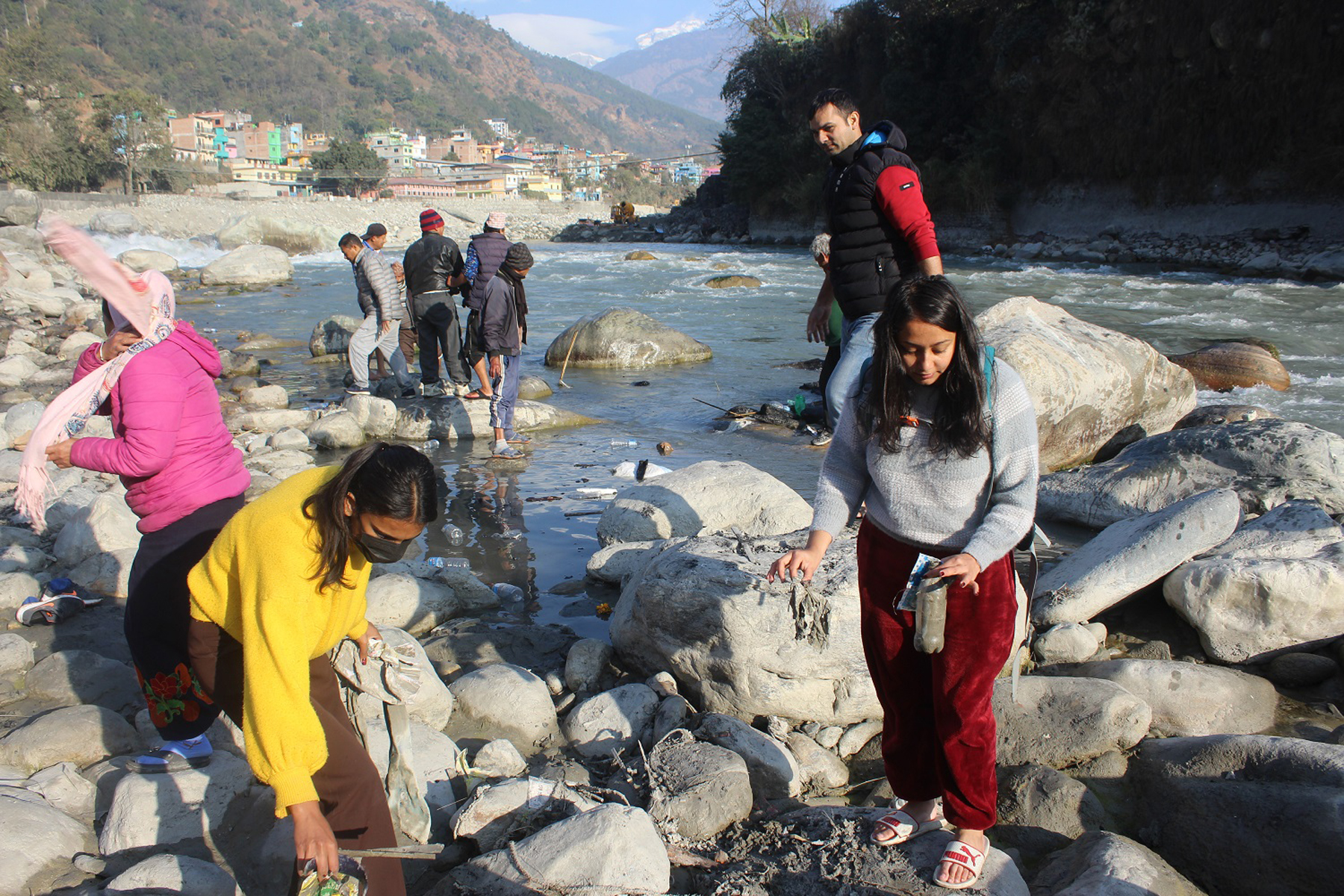 फोहोर व्यवस्थापन नहुँदा दुर्गन्धित बन्दै कालीगण्डकीका घाट