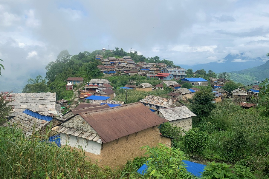 पर्यटक लोभ्याउँदै अर्मलाकोटका ढुंगेघर