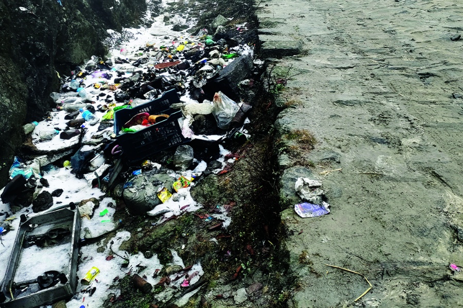 पाथीभरा पदमार्ग : ‘डस्टबिन’ रित्तो, छेउछाउमा फोहोरको थुप्रो