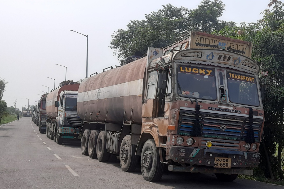 वीरगन्जबाट ४ महिनामा ५४ अर्ब १२ करोडको पेट्रोलियम आयात