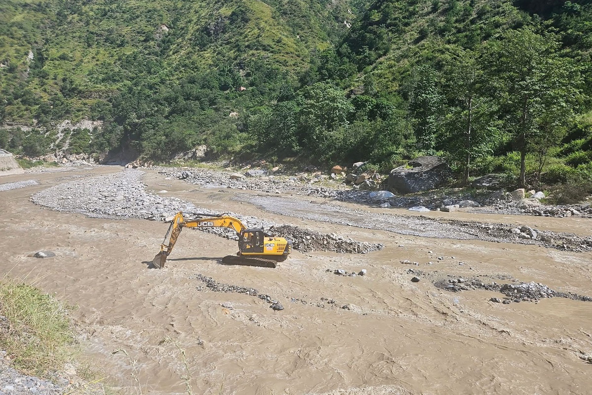 १९ स्थानमा डाइभर्सन बनाएर खुलाइयो बीपी राजमार्ग