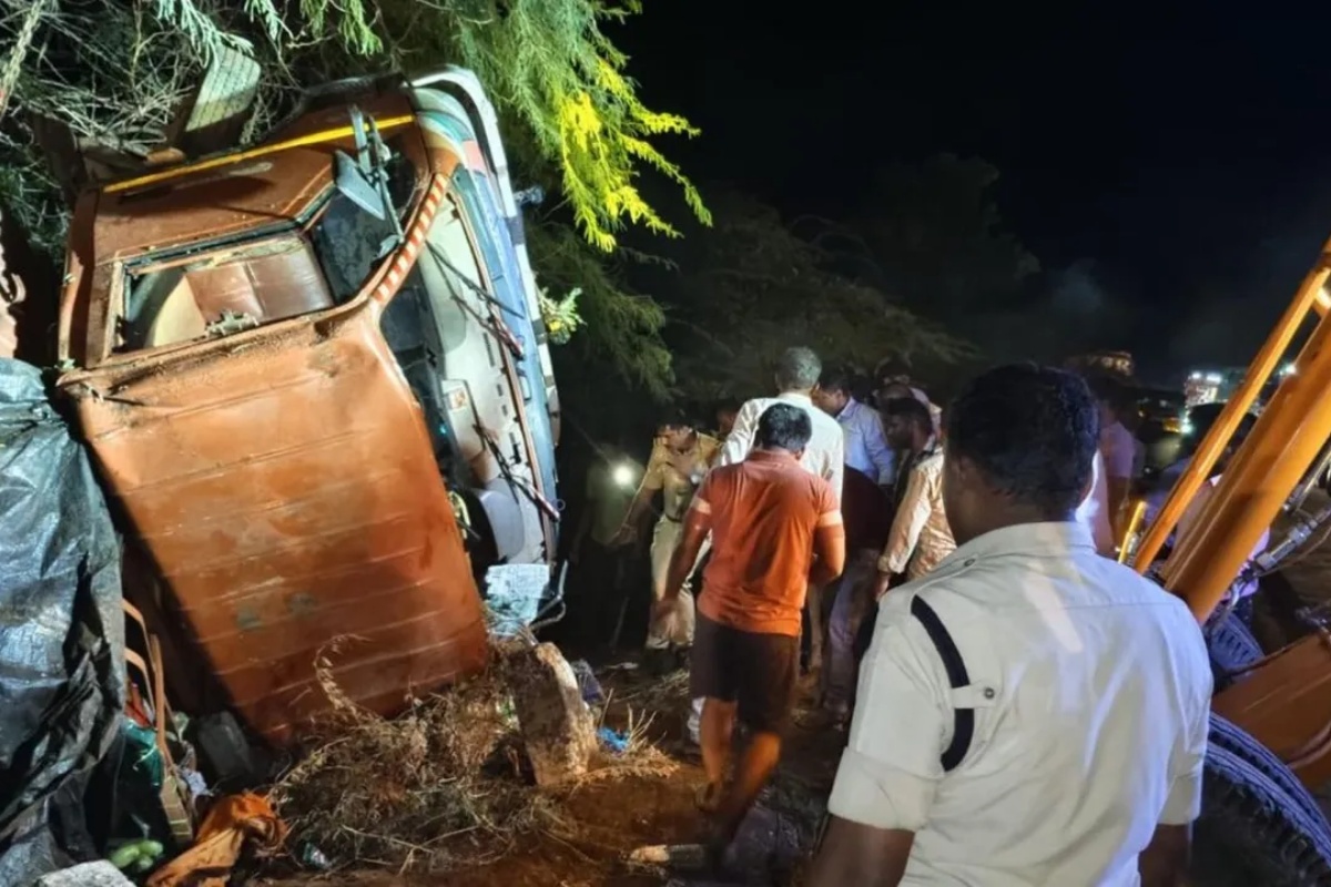 भारतमा आँप बोकेको लरी पल्टिँदा ९ जनाको मृत्यु, ११ घाइते