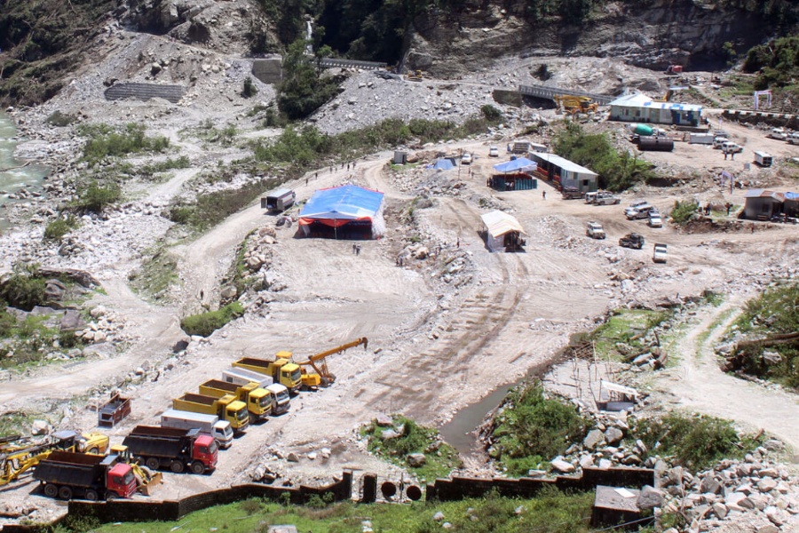 अरुण तेस्रो आयोजनामा मुआब्जा विवाद, ३ सातादेखि निर्माण ठप्प 