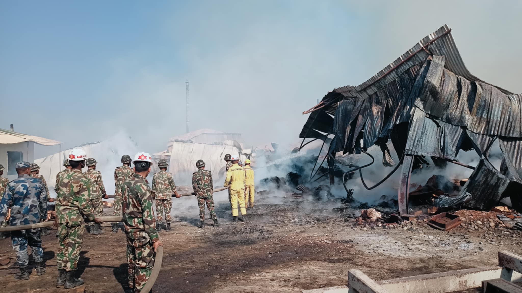 अझै नियन्त्रणमा आउन सकेन प्लाई उद्योगमा लागेको आगो