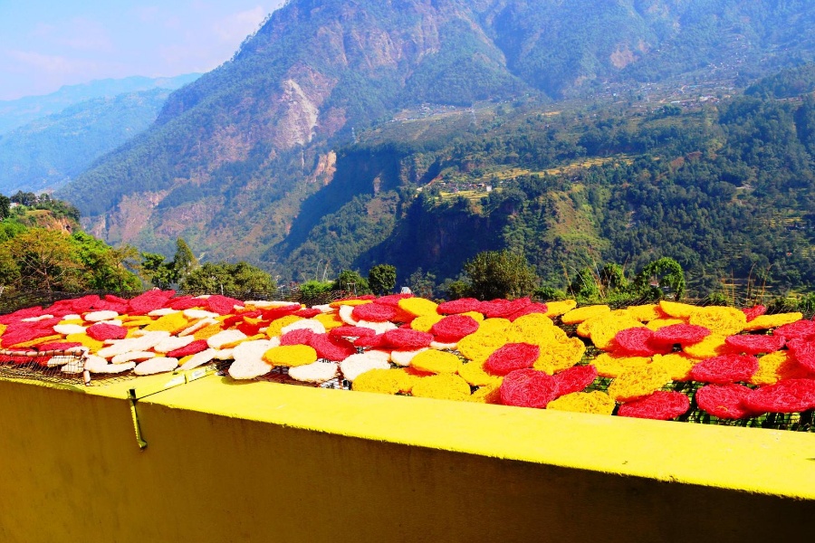 झिनियाँ रोटीमा मिसाइने रङ स्वास्थ्यका लागि घातक