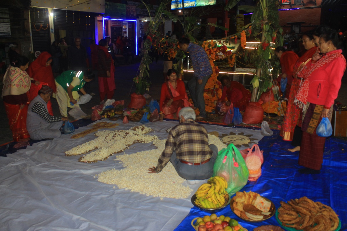 गोरखामा मनाइयो जुनको उज्यालोमा मकै सुकाउने पर्व