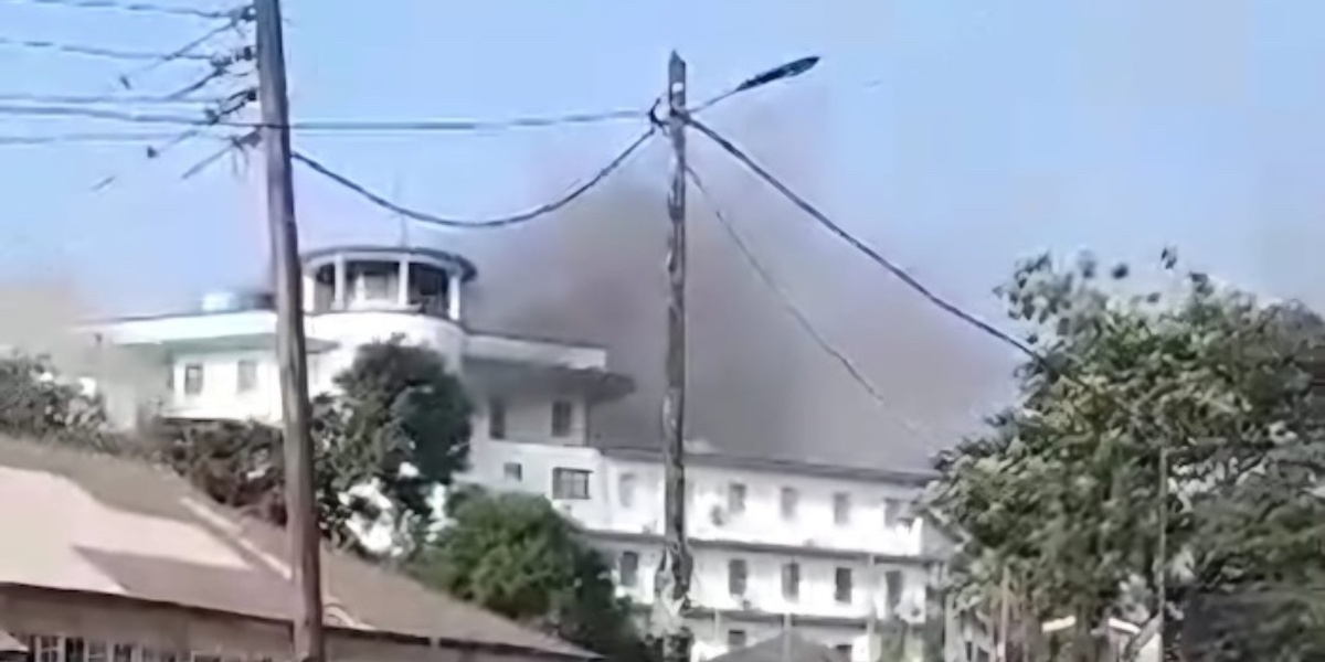 सियरा लियोनको राष्ट्रपति भवनमा आगलागी