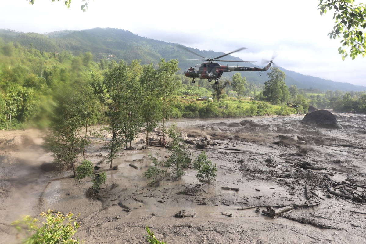 भोटेकोशीको बाढी: पूर्वाधारमा ठूलो क्षति, उद्धारमा प्रतिकूल मौसम अवरोध