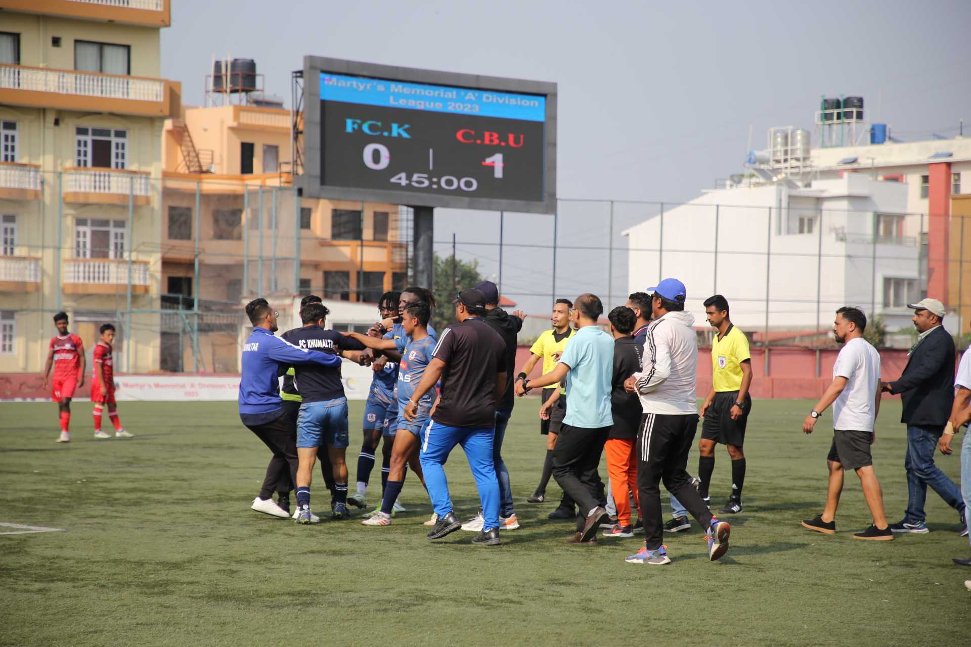 खुमलटार भर्सेस चर्च ब्वाइज : रेफ्रीमाथि हातपात, तनावमा सकियो खेल