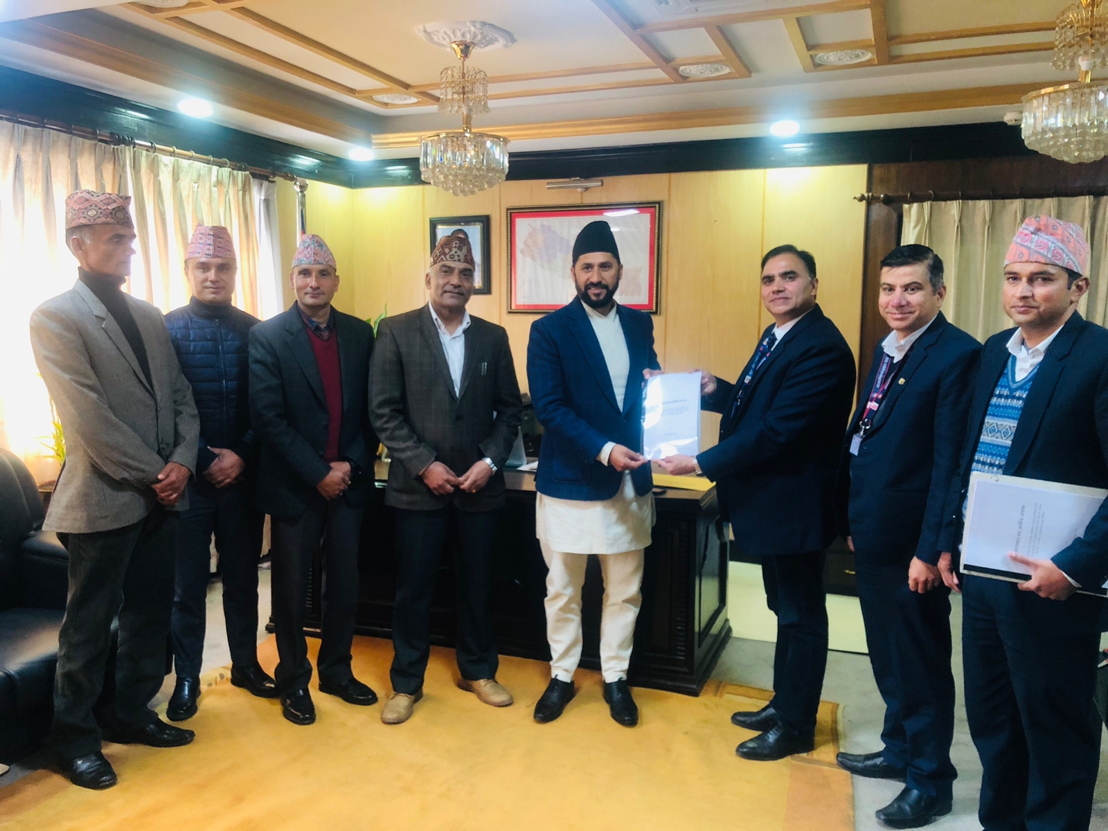 मिटरब्याजीलाई कारबाही गर्न कानून नभएको निष्कर्षसहित कार्यदलले बुझायो प्रतिवेदन