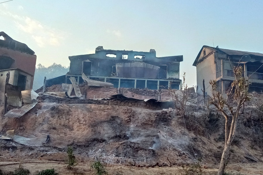 अर्घाखाँचीमा आगो निभाउने क्रममा ५ जना गम्भीर, ८ घर जलेर नष्ट