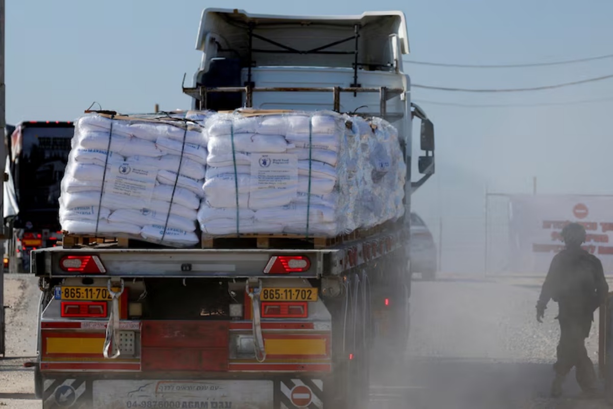 राहत सामग्री लुटिएपछि गाजामा गहिरिँदै मानवीय संकट