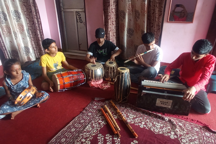 संगीत मोह: जो वाद्यवादनमा भविष्य खोज्दैछन्