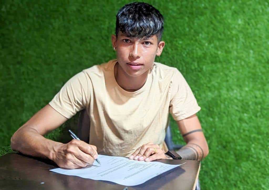 सावित्राले इजरायली क्लब हापोएल रानानाबाट खेल्ने