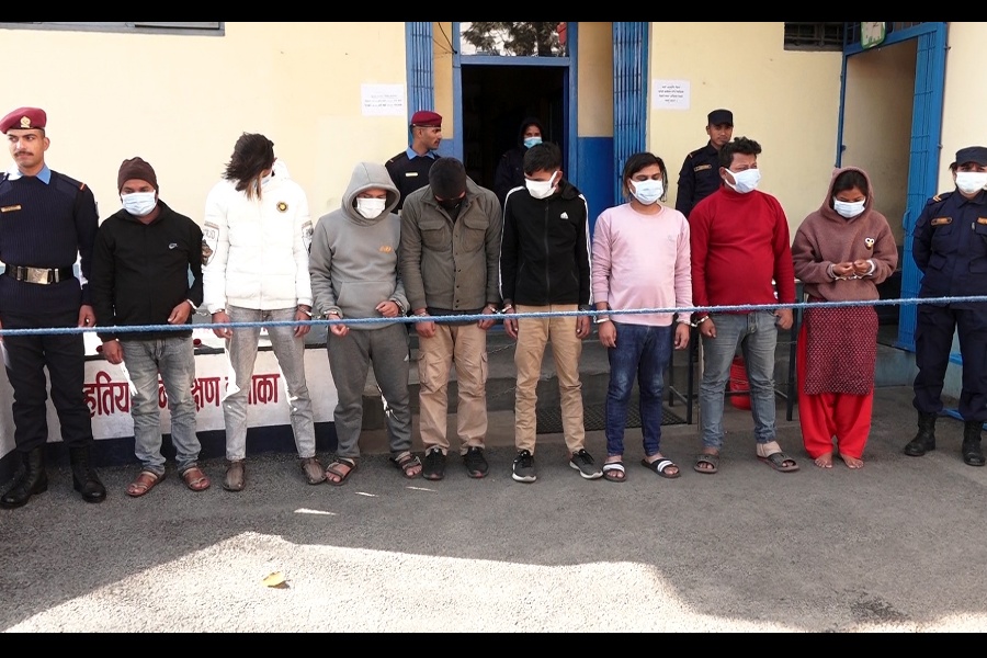 बैंक अकाउन्ट ह्याक गर्ने ८ जना पक्राउ