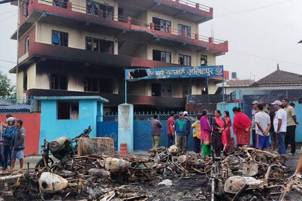 कसरी फर्किन्छ प्रहरीको मनोबल?