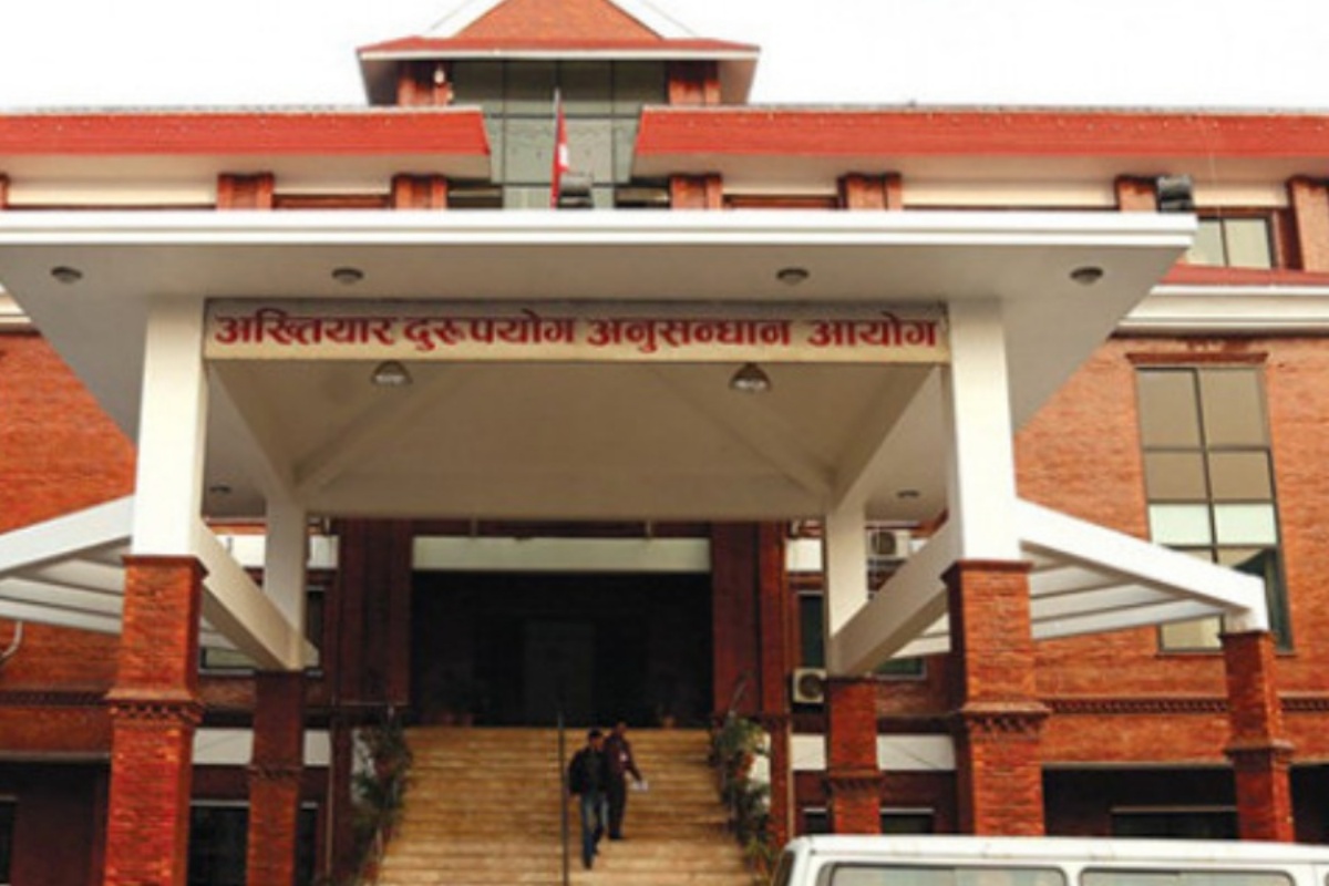 घुसको रकमसहित नापी कार्यालयका २ कर्मचारी पक्राउ